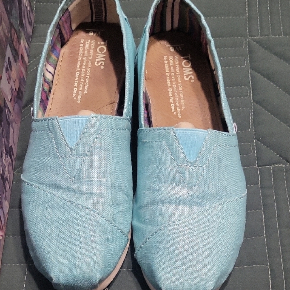 TOMS Women's Light Blue Casual Flats